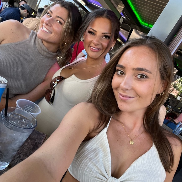 Meet your Posher, Abby - Picture 1 of 2